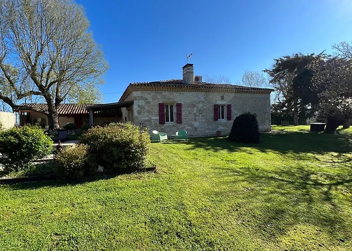 D Hôte Petit Crussac Alojamento de Acomodação e Pequeno-almoço 4*